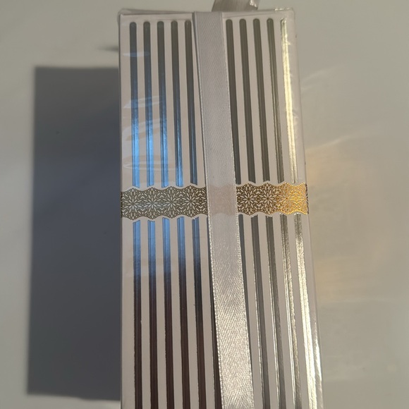 OUD ROMANCEA PERFUME - Picture 3 of 4